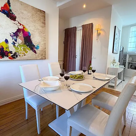 Apartment Jean Bologne L