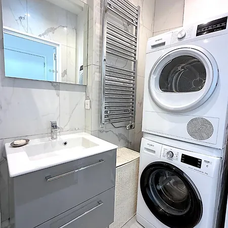 Apartment Jean Bologne L