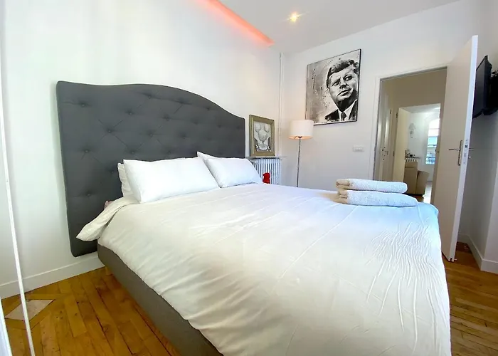 Apartment Jean Bologne L