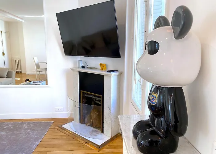 Apartment Jean Bologne L