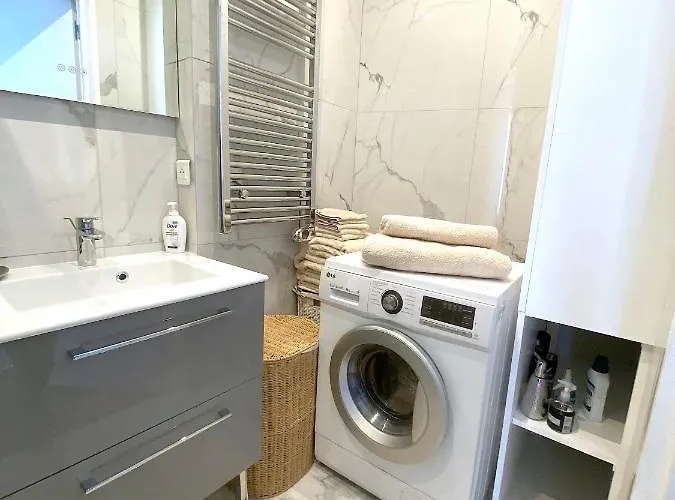 Jean Bologne L Apartment *