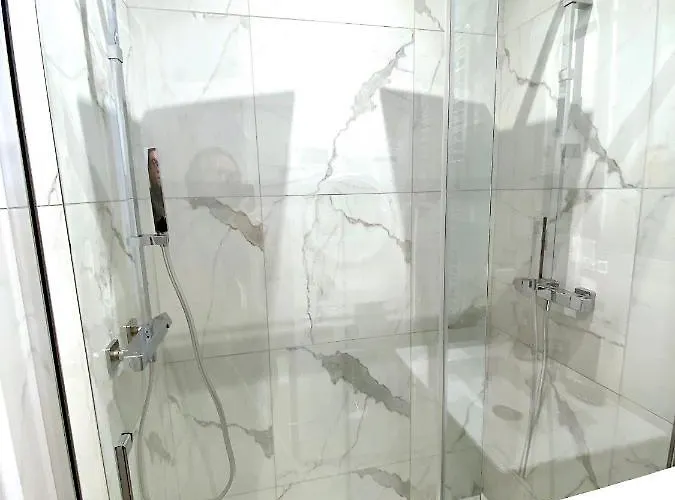 Apartment Jean Bologne L *